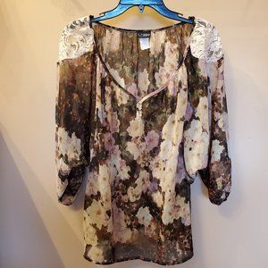 DayTrip Floral Top